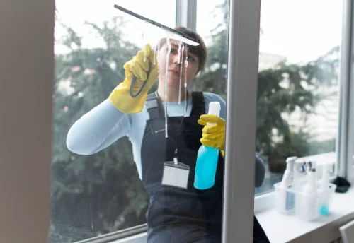 Nettoyage de vitres intérieures et extérieures à Péronne